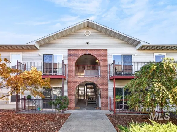 131 Baker St APT 204, Moscow, ID 83843