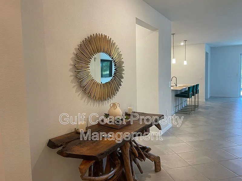 4 bed, 3.0 bath, 2035 sqft, $3,800 — Photo 3