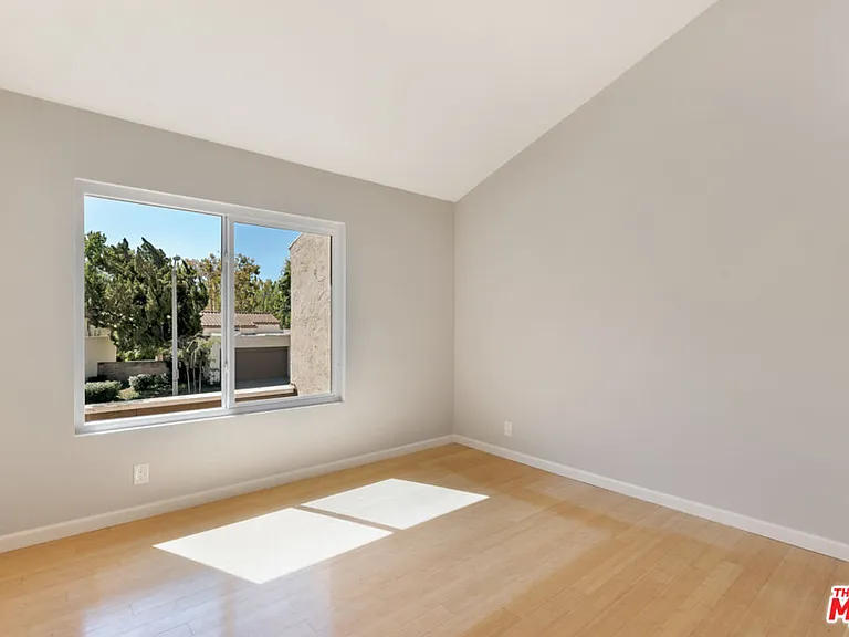 603 Racquet Club Ln — Photo 32