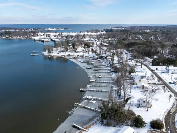 10 Woodmount Dr, Colonial Beach, VA 22443