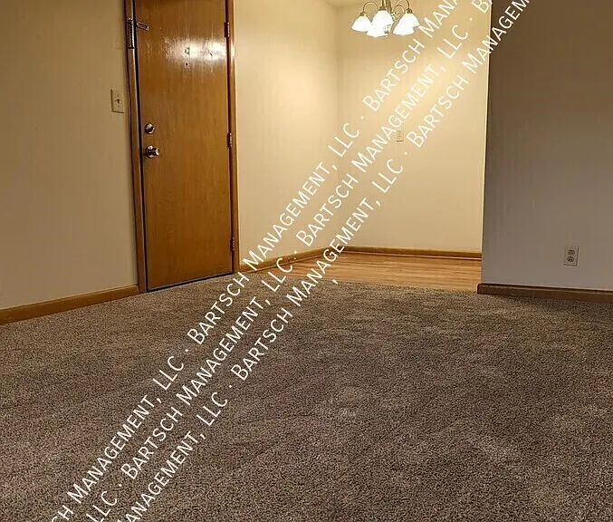 3240 S 49th St #8 — Photo 4