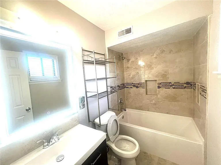 3320 Timbercreek Dr — Photo 15