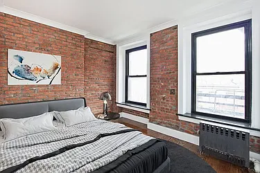 Rented by R New York