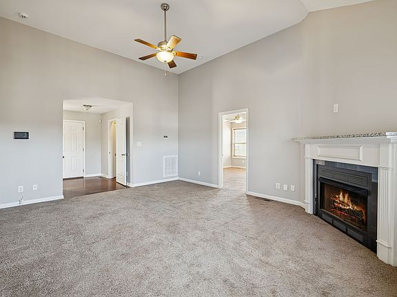 4th image of 405 Zurich Ct