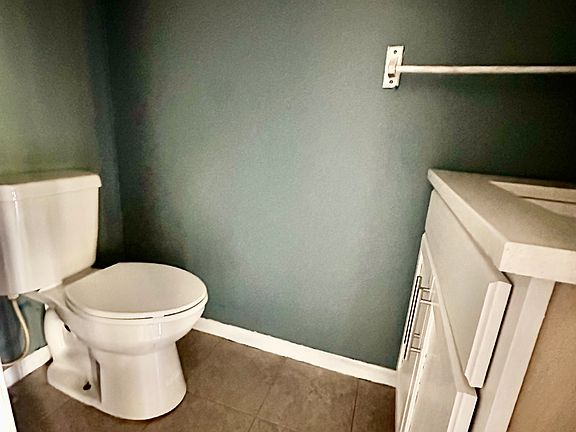 4th image of 5816 Hunting Ridge Ln APT C