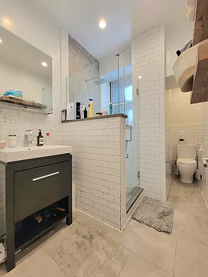 Rented by AZ REALTY NYC LLC | media 10