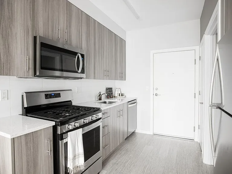FortyOne 11 — Photo 1
