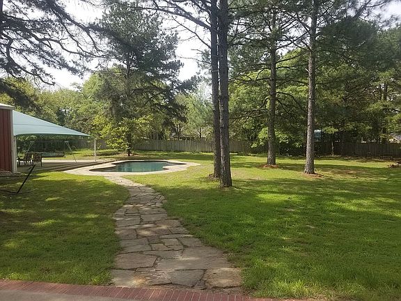 2nd image of 16725 Meadow Crest Dr