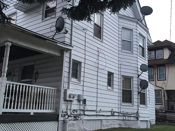 4th image of 825 W Elm St