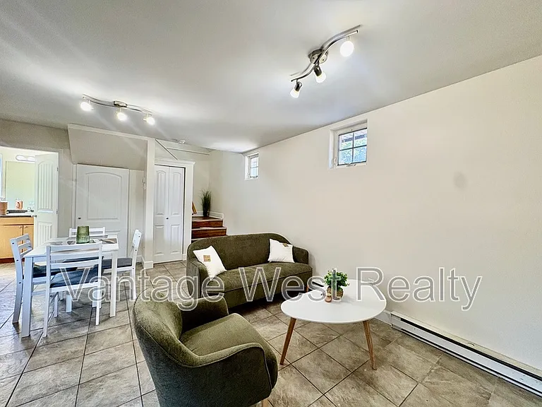 578B Cadder Ave — Photo 4