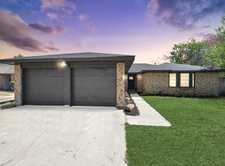 205 Cole St, Webster, TX 77598