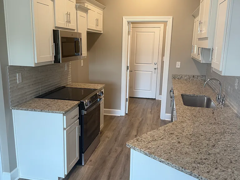 7445 Dunbarton Dr — Photo 2