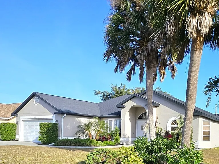460 Rotonda Cir — Photo 1