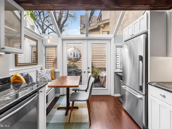 442 Fitzwater St, Philadelphia, PA 19147