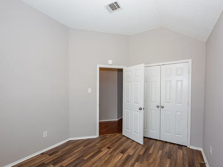 6718 Scarlet Dr — Photo 31