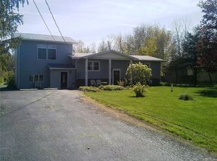 4240 Mapleton Rd, Lockport, NY 14094