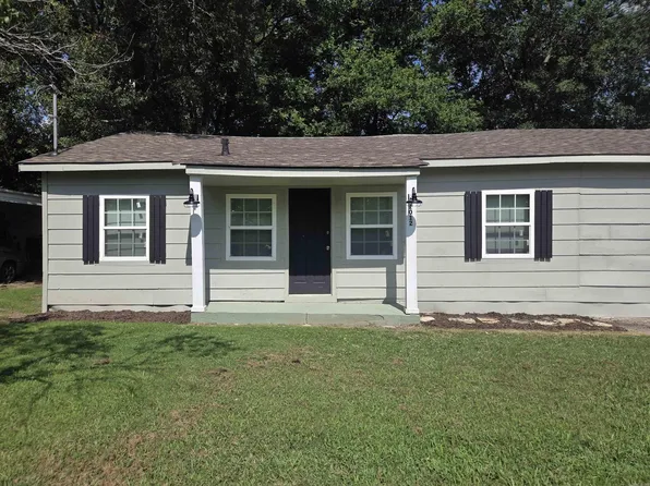 1012 N Lowe St, Stuttgart, AR 72160