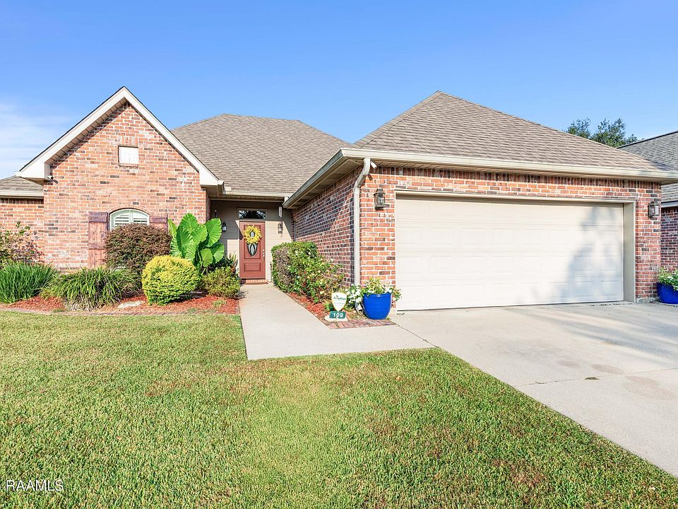1st image of 109 Clear Lake Dr