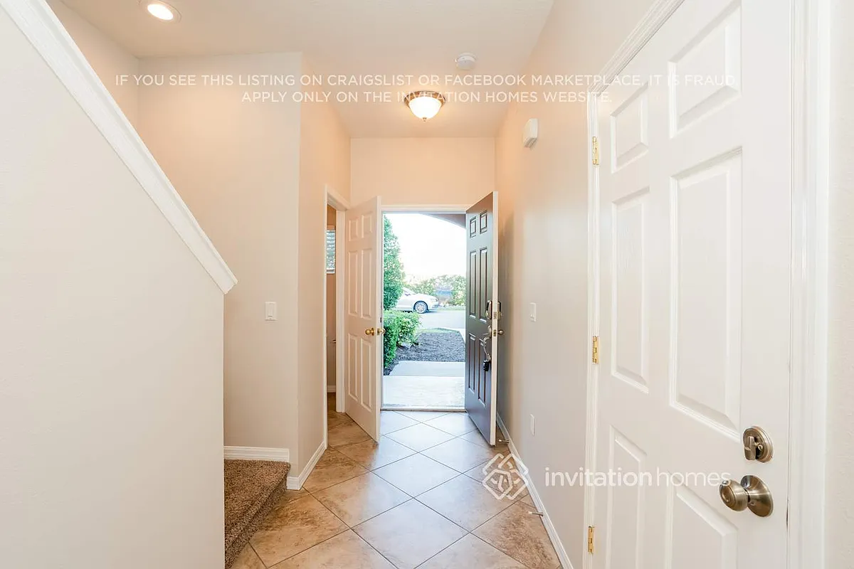 Building Photo - 1366 Grantham Dr #1366