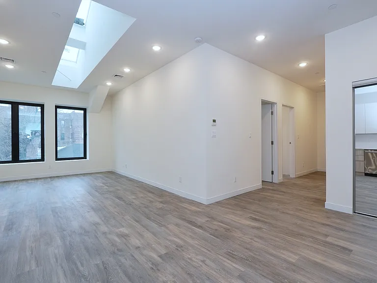 217 Main St #6 — Photo 6