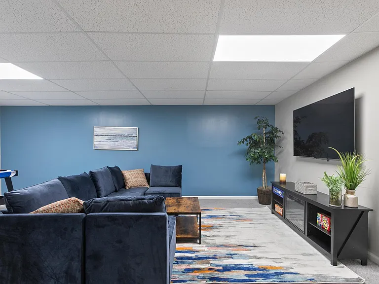 303 Paxton Cir — Photo 14