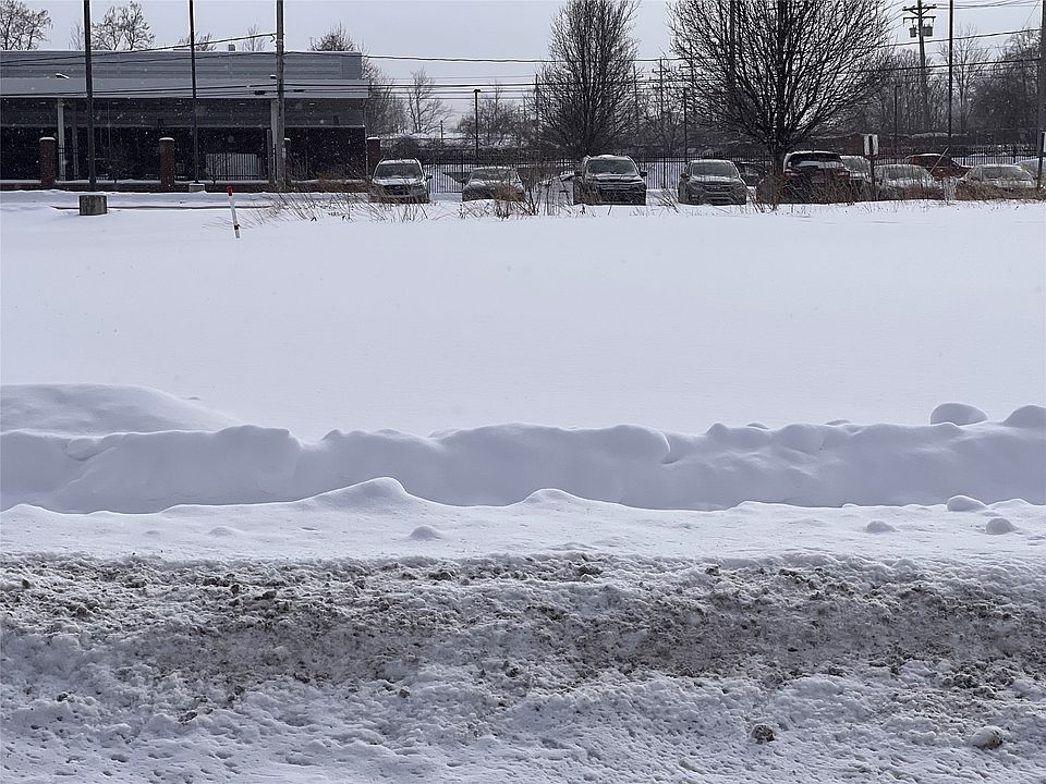 1st image of E 13th St