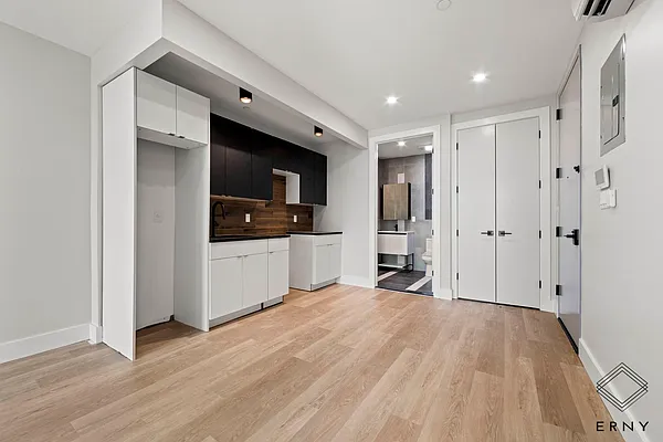 Rented by ERNY LLC | media 3