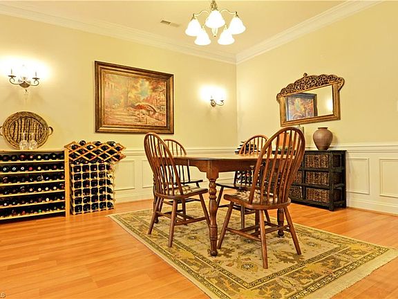 4th image of 206 Lady Slipper Ln