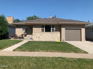 1121 N 14th St, Bismarck, ND 58501
