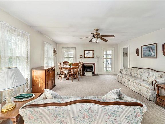5th image of 667 Lee Grant Ave