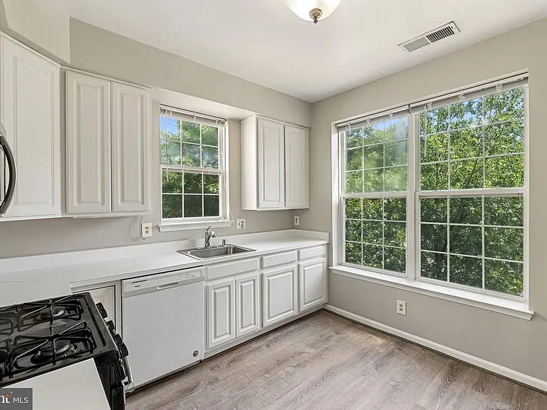 20903 Cedarpost Sq #201 — Photo 7