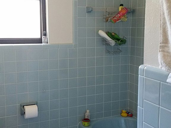 4th image of 1508 Coombs Dr
