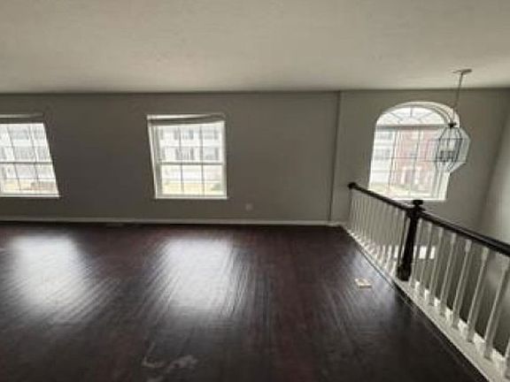 4th image of 9461 Tanhurst Dr
