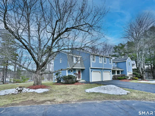 8 Village Green Road, Sturbridge, MA 01566