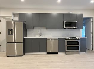 10215 E Hunter Valley Rd, Vienna, VA 22181