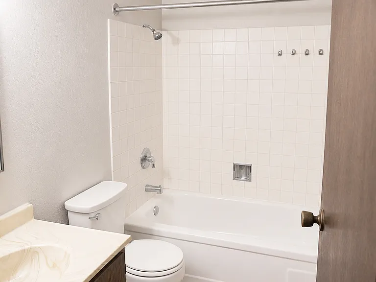 812 Hills Ave #N108 — Photo 7