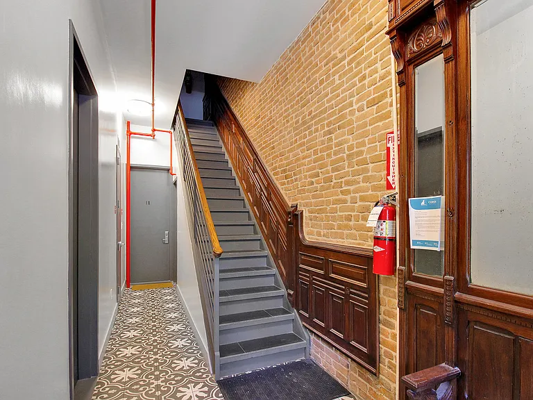 1185 Dean St #2R — Photo 10