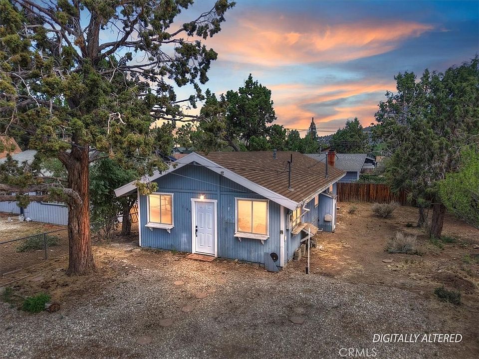 1st image of 2165 3rd Ln