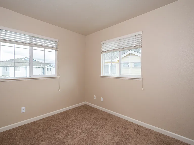 Lincoln Gardens Apartments — Photo 26
