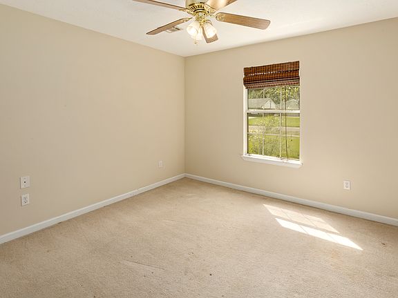 4th image of 586 Debra Ln #L