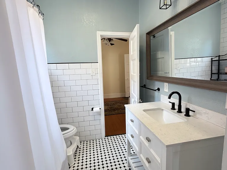720 E Vassar Ave — Photo 7