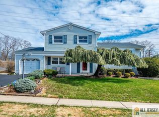 68 Beechwood Ave, Edison, NJ 08837