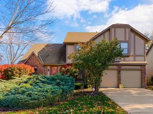 8001 Lakeview Ave, Lenexa, KS 66219