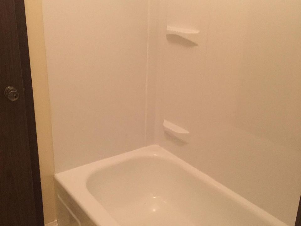 1st image of 820 E Ford St APT 208