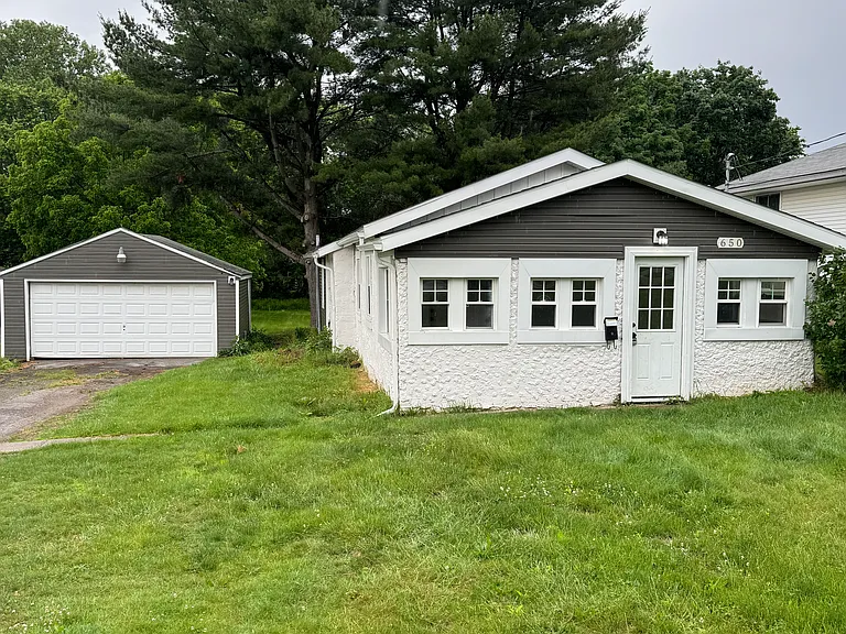 650 Stevenson Ave — Photo 1
