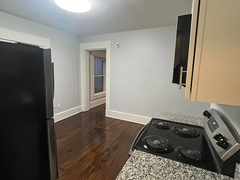 818 Main St — Photo 23