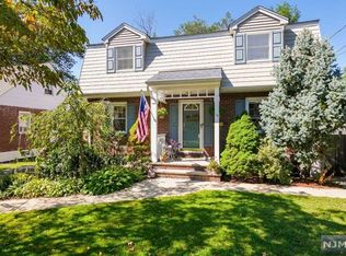 16 Highland Ave, Dumont, NJ 07628