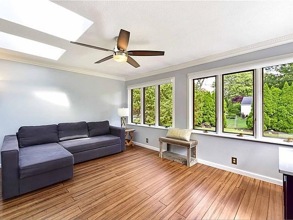 5th image of 2693 Goldwood Dr