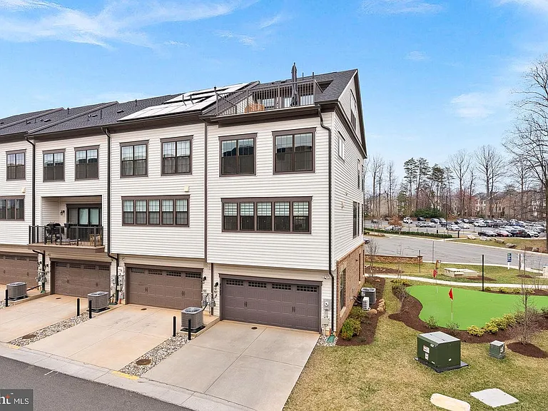 4422 Fair Lakes Ct — Photo 49