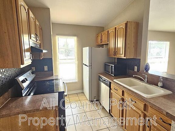 4th image of 1254 34th St NW